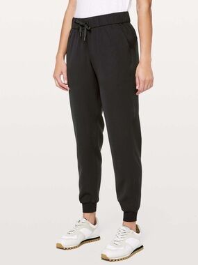 lululemon athletica On the Fly Black woven Drawstring Joggers for Women